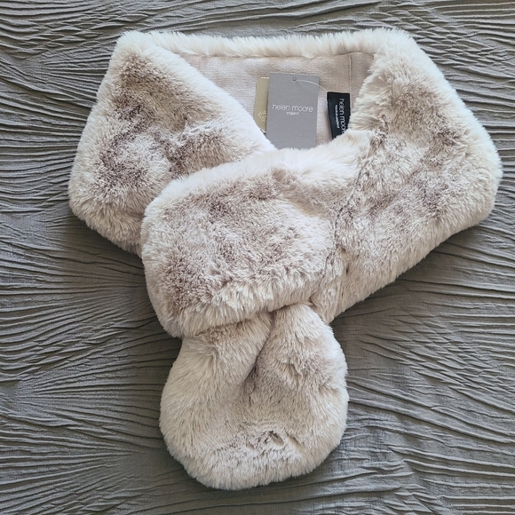 Helen Moore Faux fur  Super Soft Loop Scarf Made in England - Picture 5 of 6